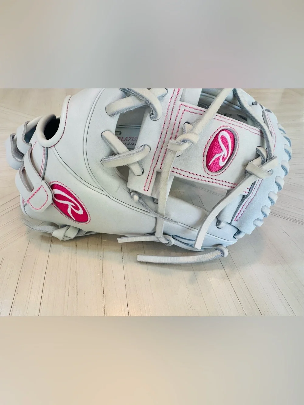 Rawlings Liberty Advanced 11.75” Fastpitch Softball Glove White/Pink RLA715SB-2W